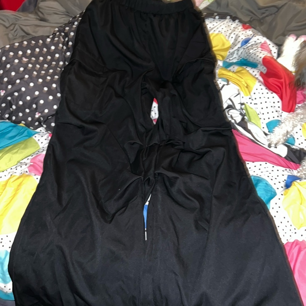 Juniors wide leg pants with cargo pockets